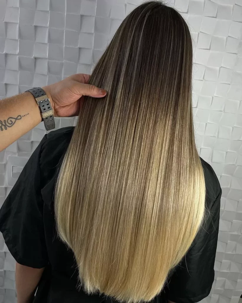 Realinhamento capilar feito no cabelo. liso e sem frizz